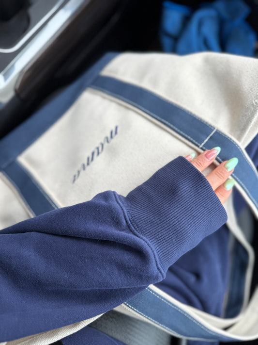 Embroidered Mama Tote🤍