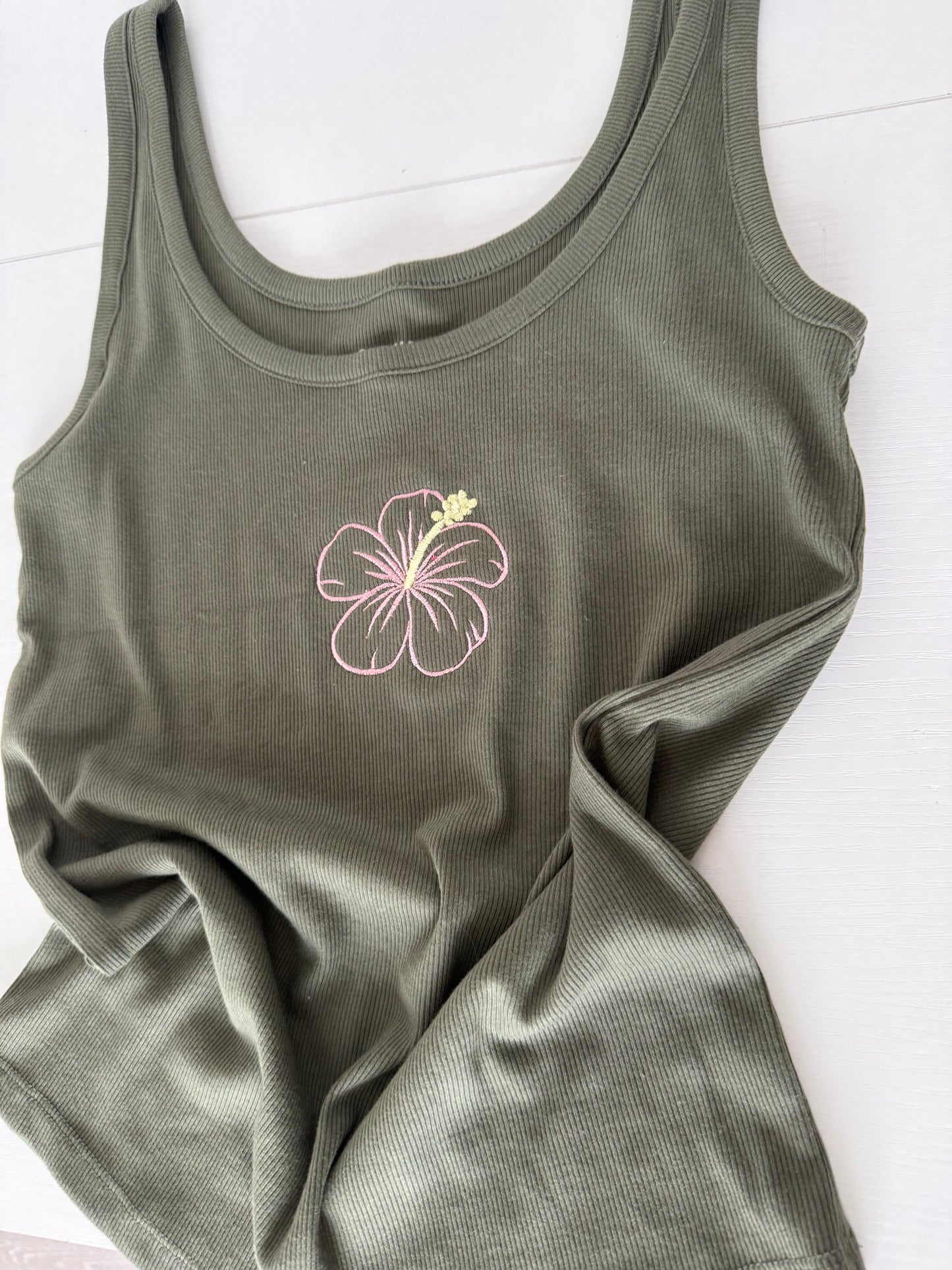 Aloha tank🌺
