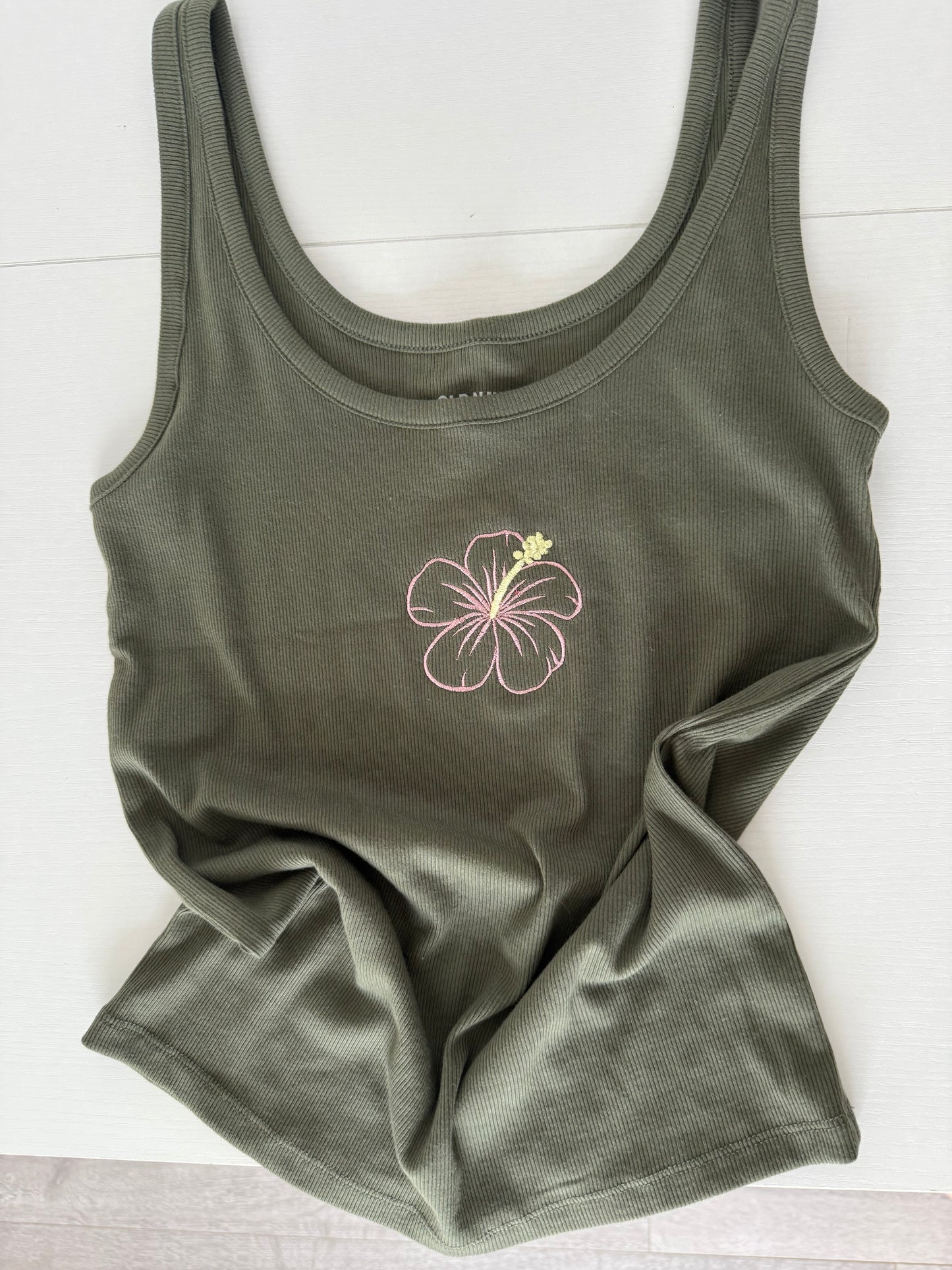 Aloha tank🌺