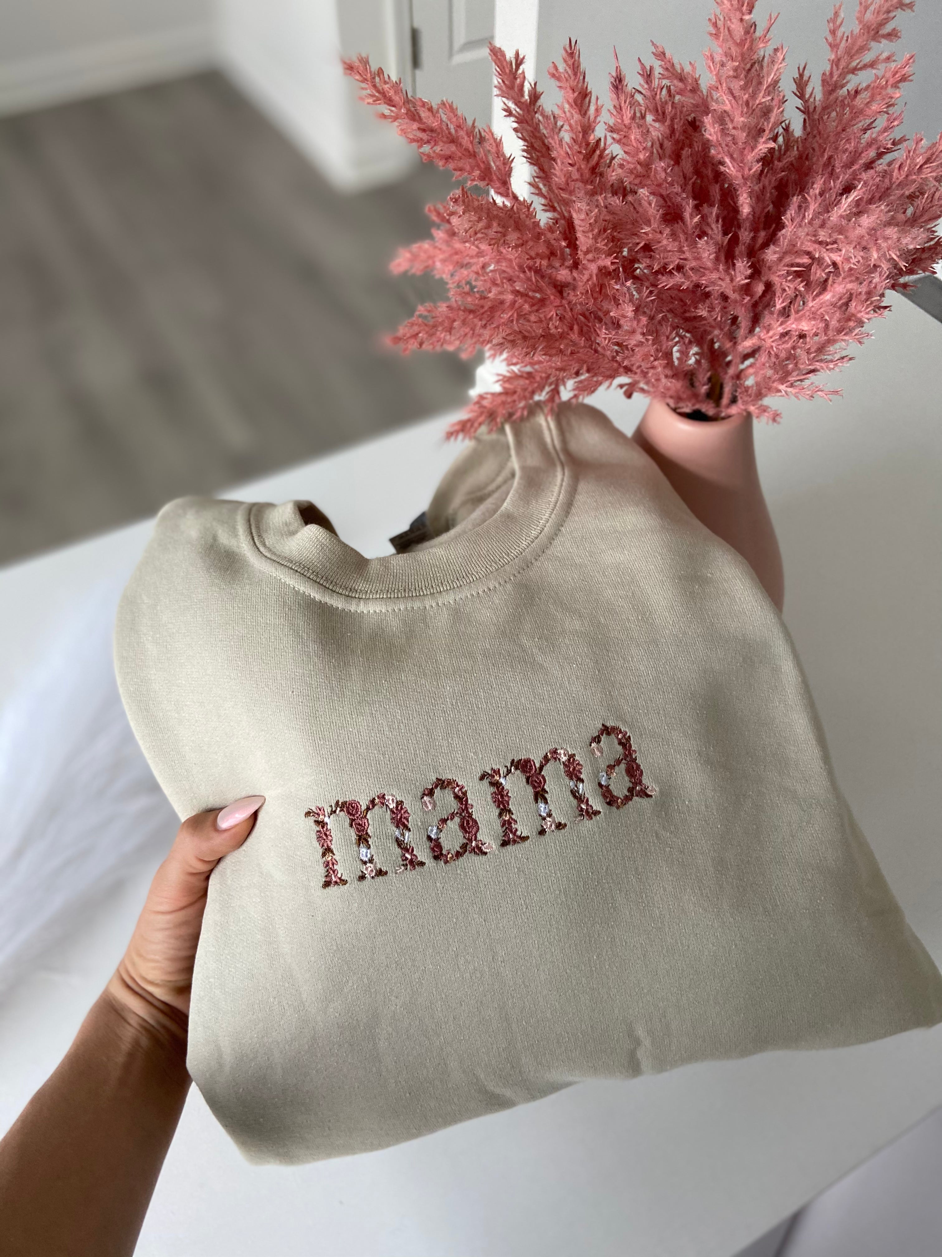 Embroidered Floral Mama Sweater🤍